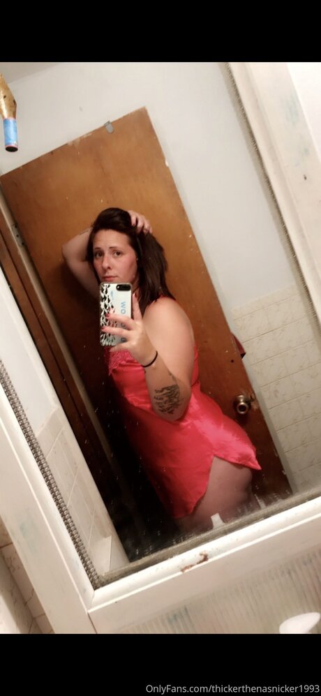 Thickerthenasnicker1993 star top pictures
