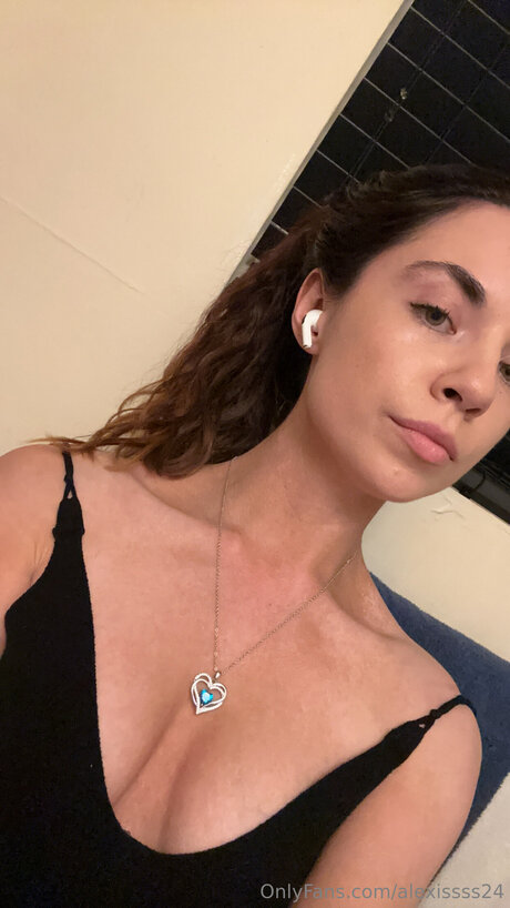 Alexissss24 pornstar perfect pics