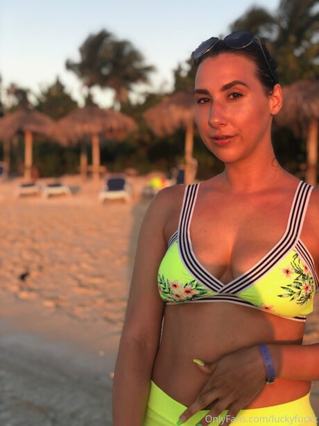 U24775070 star porn photos