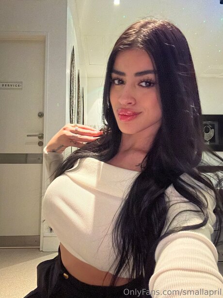 Smallapril actress img