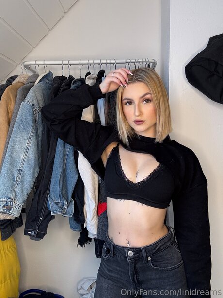 Linidreams sexy model image