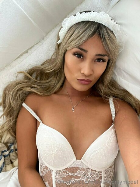 Krystalonlymodel exclusive model pic