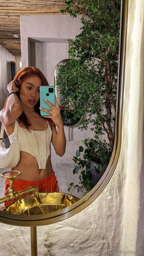 Krystalonlymodel hot star pictures