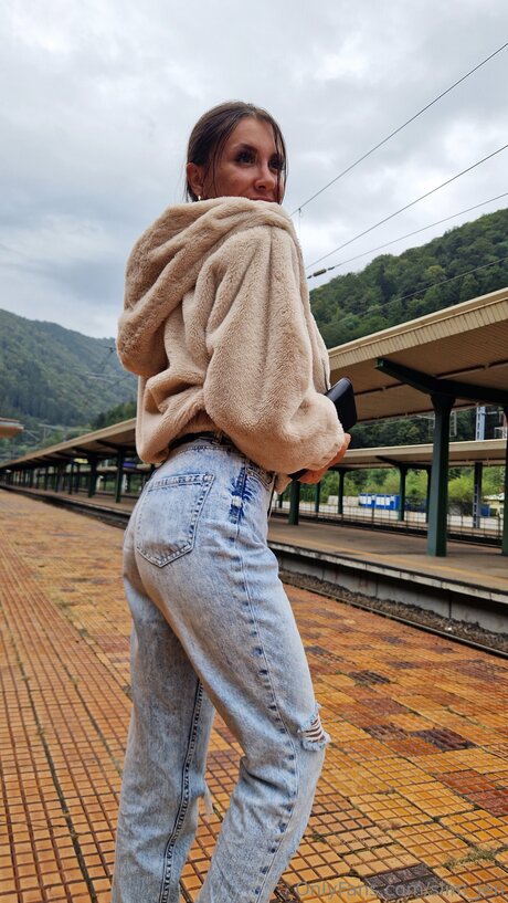 Slim Jen pretty pornstar archive