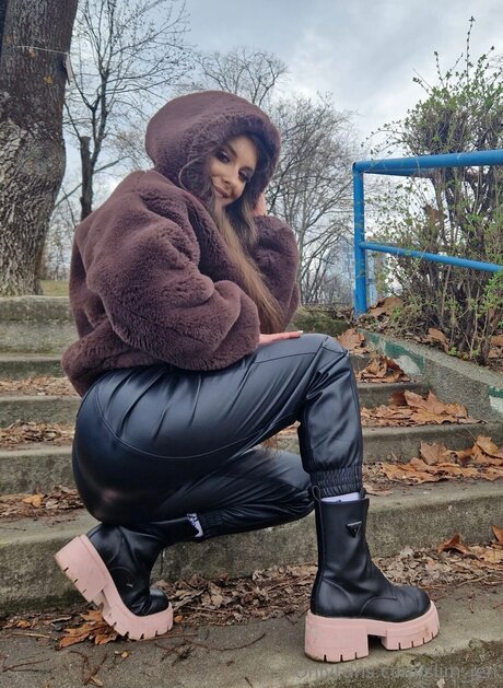 Slim Jen adult model archive