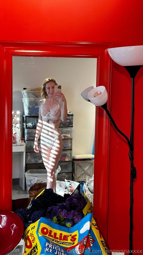 Gingersnaxxxx pornstar adult pic