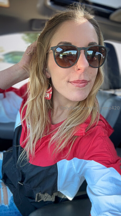 Lezzrene420 sex pornstar picture