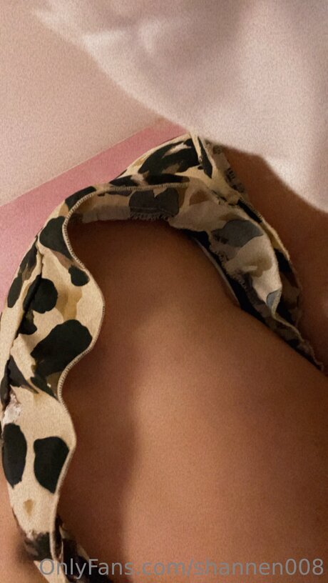 Shannen008 naked actress photo