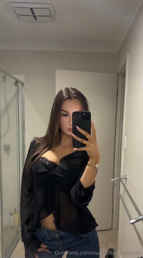 Ourlittlesecretxoxx beautiful pornstar pic