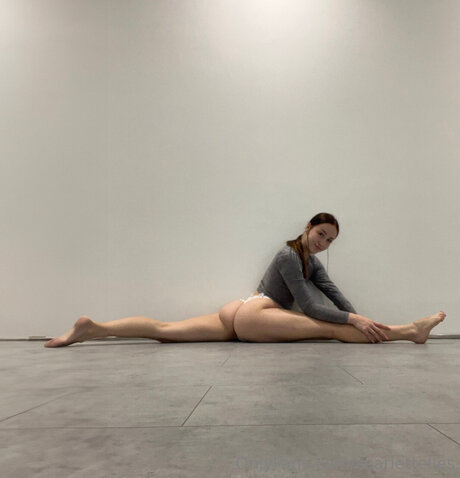 Scarlettelles model perfect photo