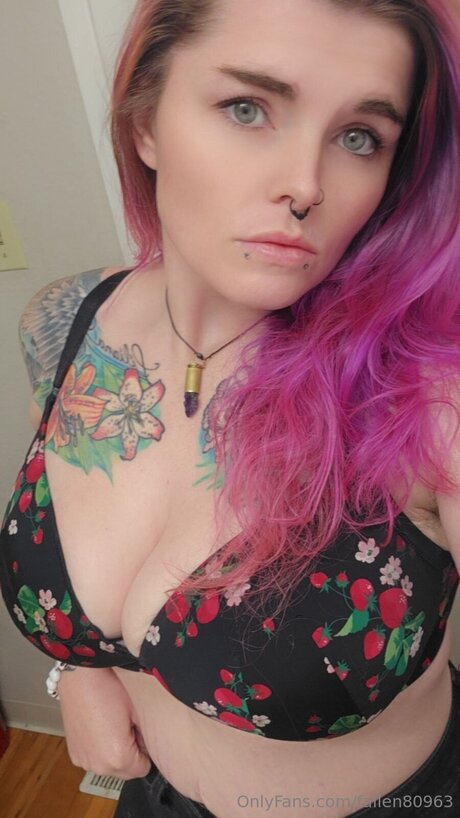 Fallen80963 pornstar sexy img