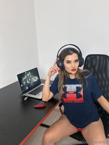 Chloeinnocence hot model picture