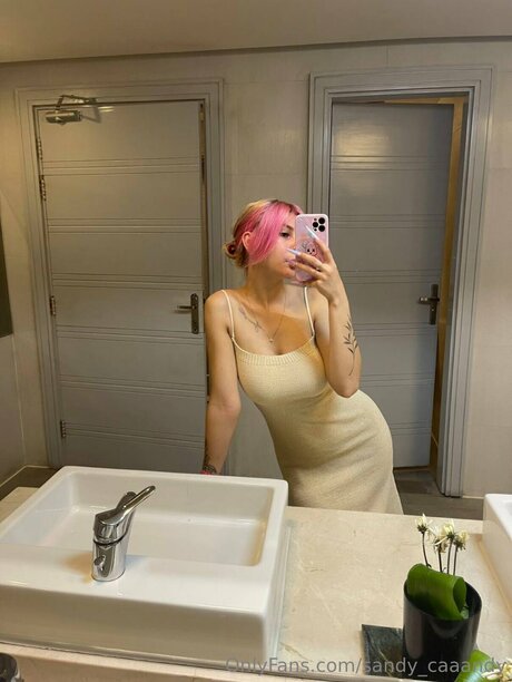 Sandy Caaandy model adult pic