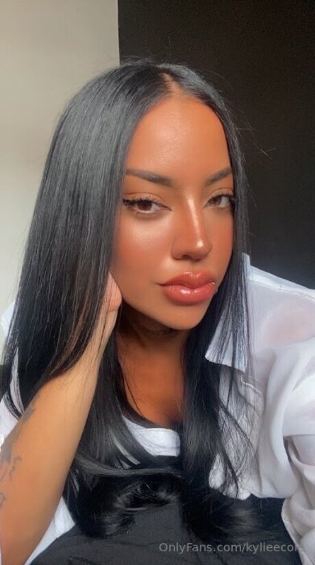 Kylieecole model best photos