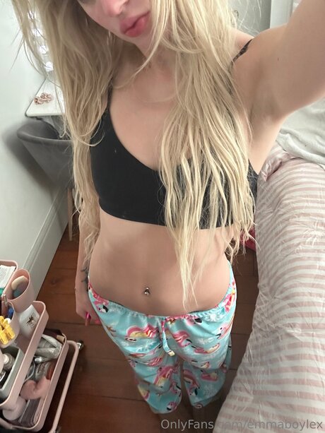 Emmbellaxo adult model img