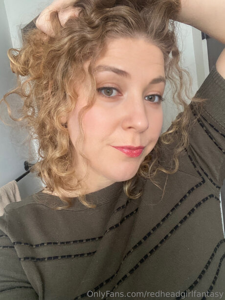 Redheadgirlfantasy model sexy pic