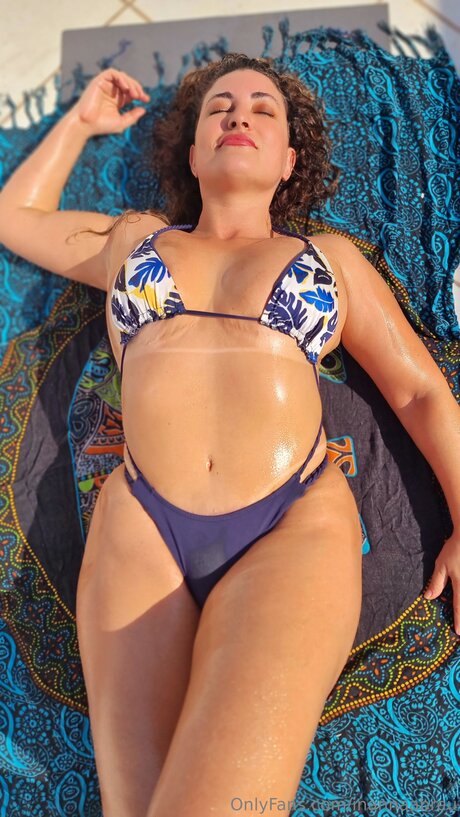 Inanna Release45 hot model pics