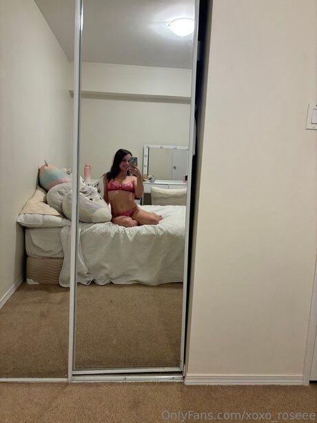 Xoxo Roseee art actress image