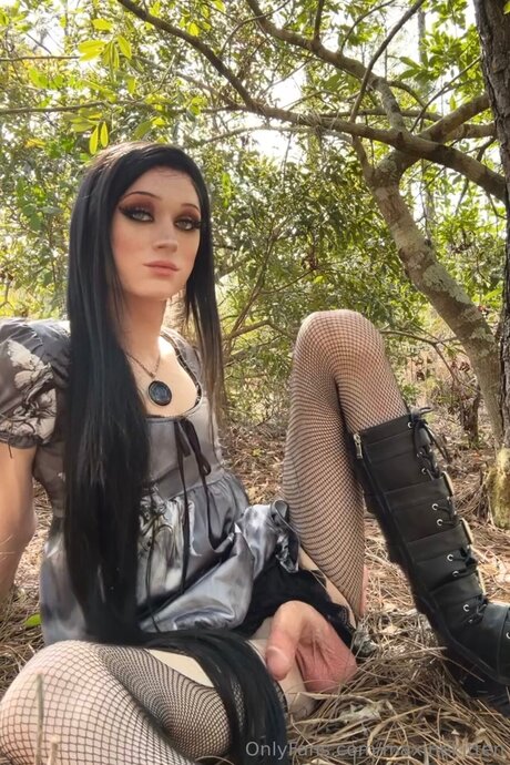 Maxinekitten sexy actress pic