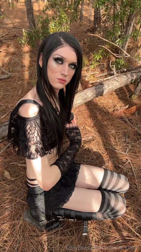 Maxinekitten adult model gallery