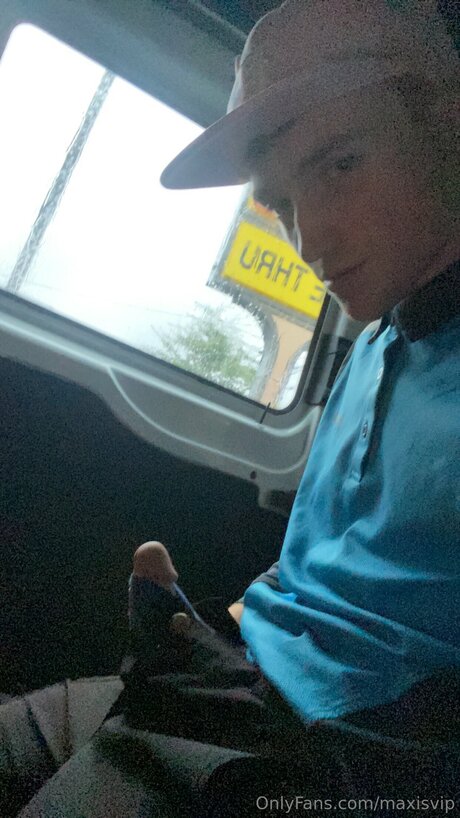 Maxisvip nude model pic