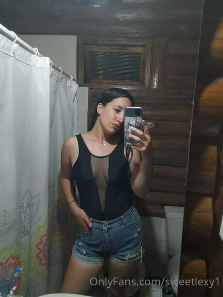 Sweetlexy1 pornstar images