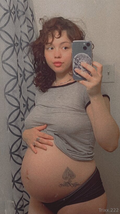Trixxieee 222 perfect model pics