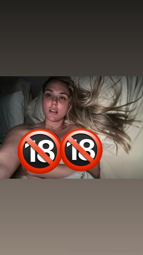 Reaganjames model naked image