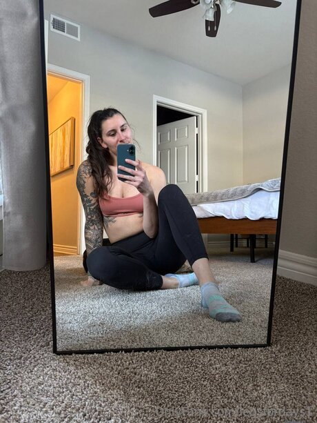 Legsfordays1 star exclusive images