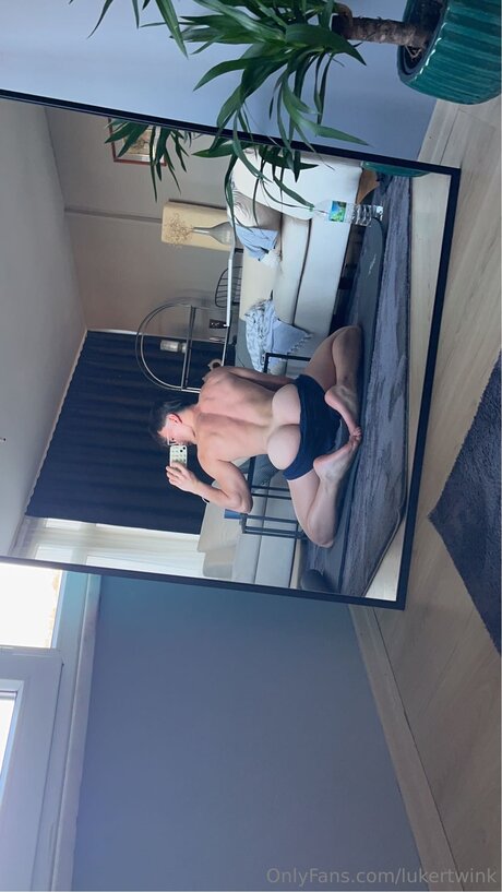 Lukertwink naked star archive