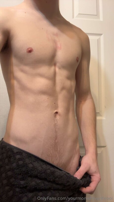 Yourmomsfavoriteboi pornstar high quality picture