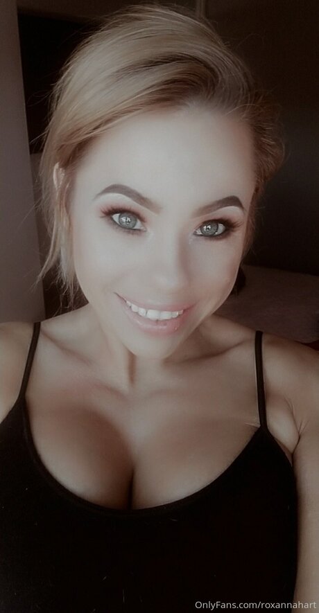 Roxannahart adult actress pictures