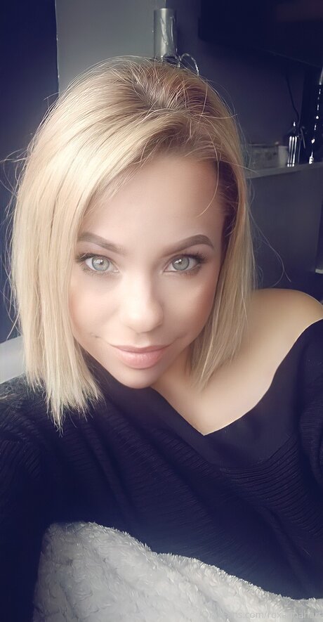 Roxannahart free actress galleries