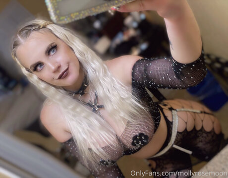 Mollyrosemoon pornographic star img