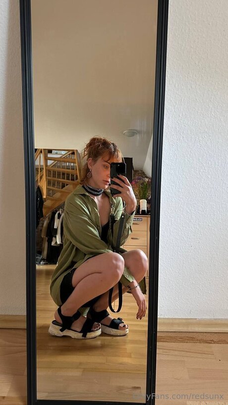 Redsunx erotic model image