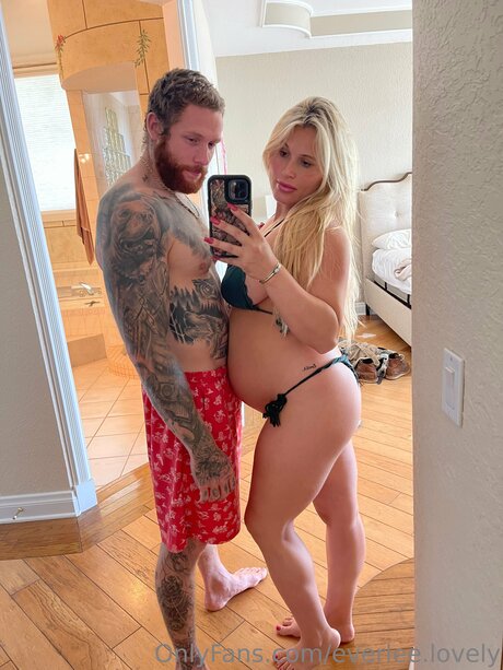 Everlee Lovely nude pornstar photos