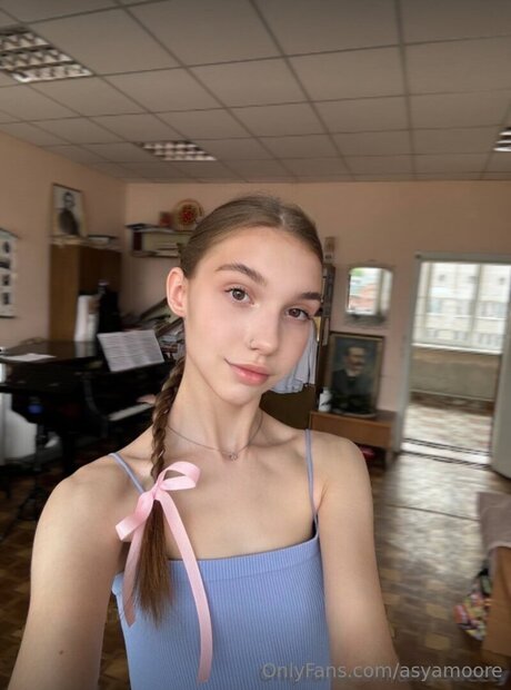 Asyamoore star exclusive pics