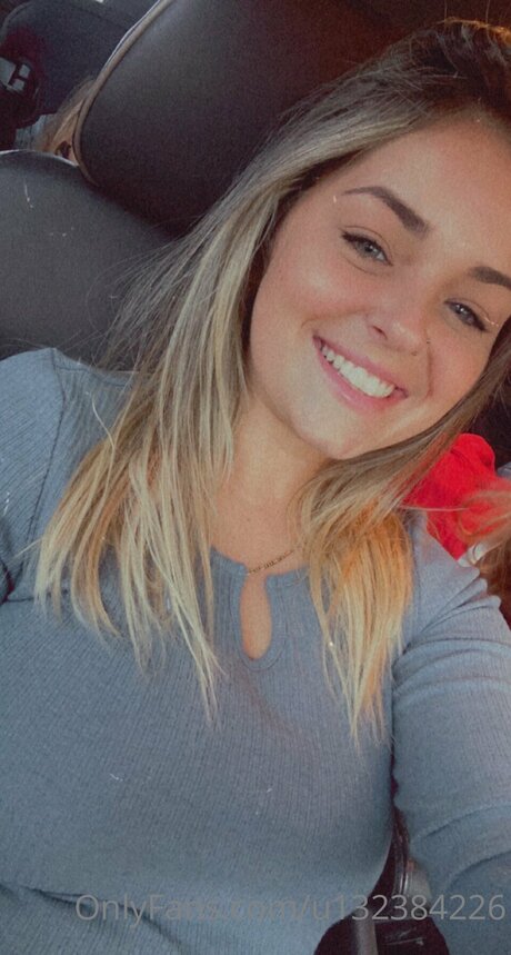 U132384226 best model picture