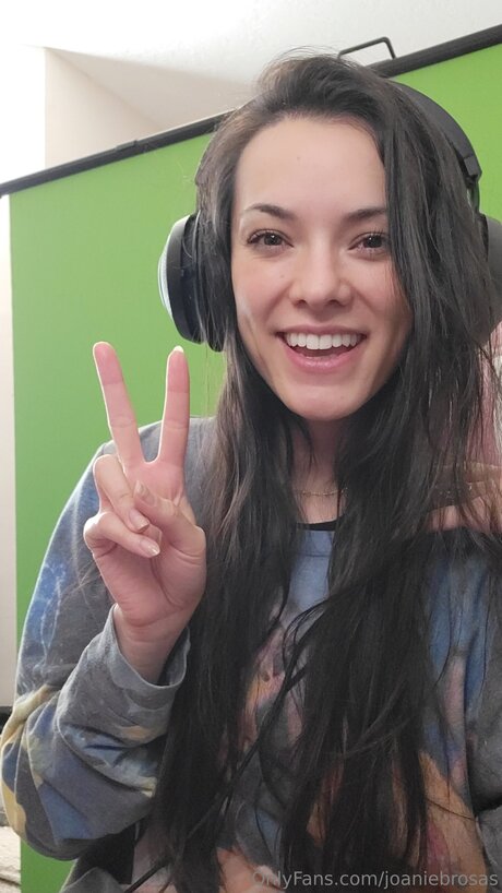 Joaniebrosas nudes actress pic