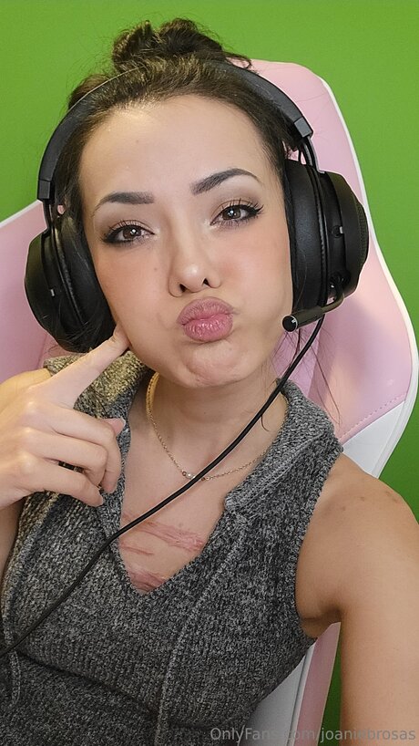Joaniebrosas star perfect pic