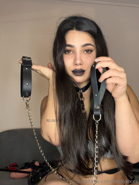 Widowxxx pretty model gallery