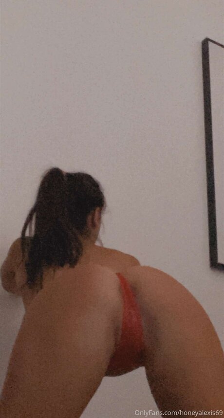 Honeyalexis69 erotic star picture