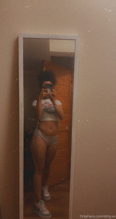 Dirty Vv model hot pic