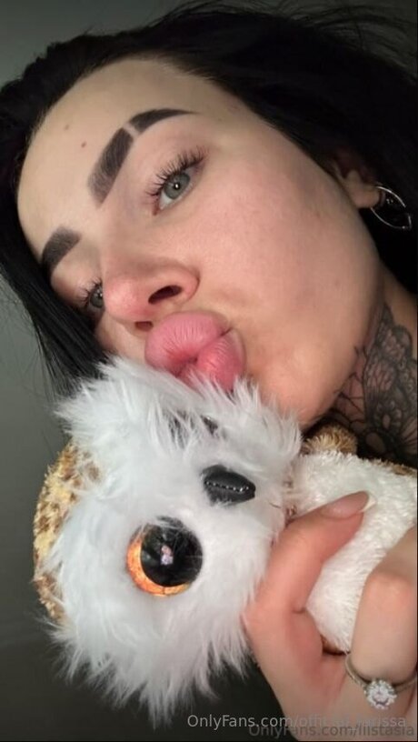 Official Larissa high quality model gallery