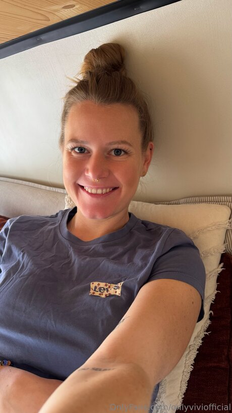 Onlyviviofficial model nice pics