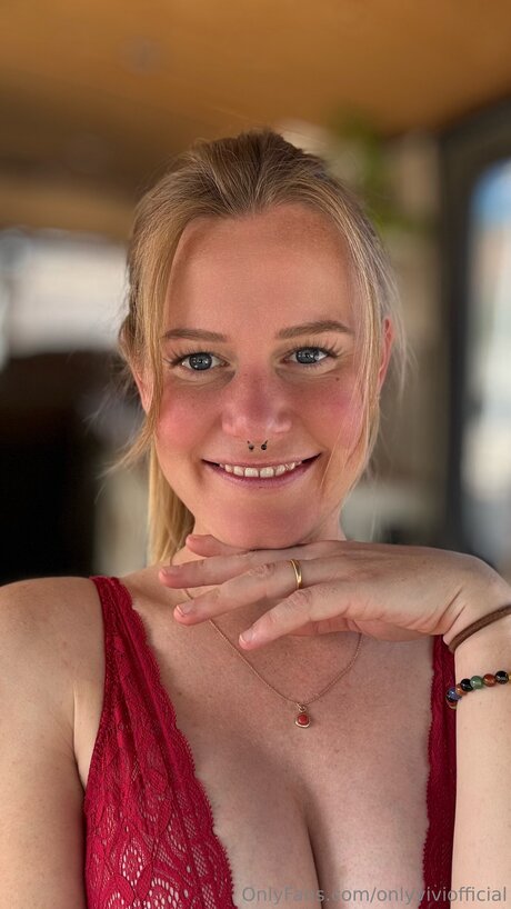 Onlyviviofficial pornstar hot images