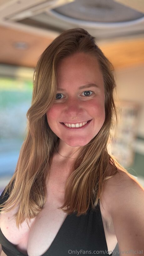 Onlyviviofficial exclusive actress picture