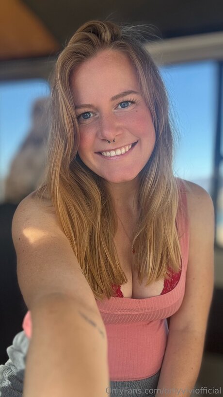 Onlyviviofficial art star galleries