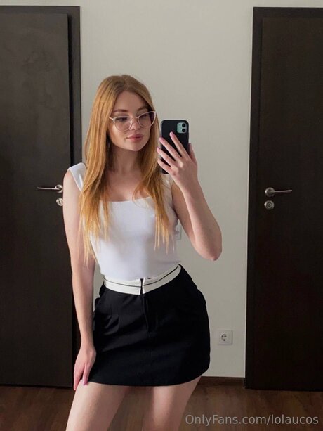 Lolaucos hot actress archive