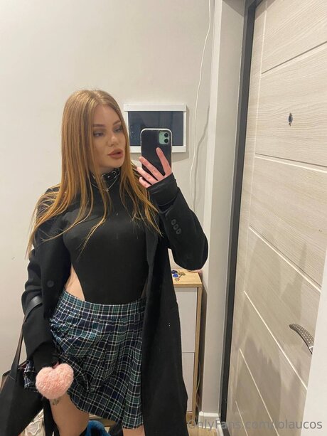 Lolaucos star sexy pic